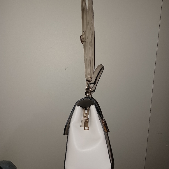 Purse - Picture 4 of 4